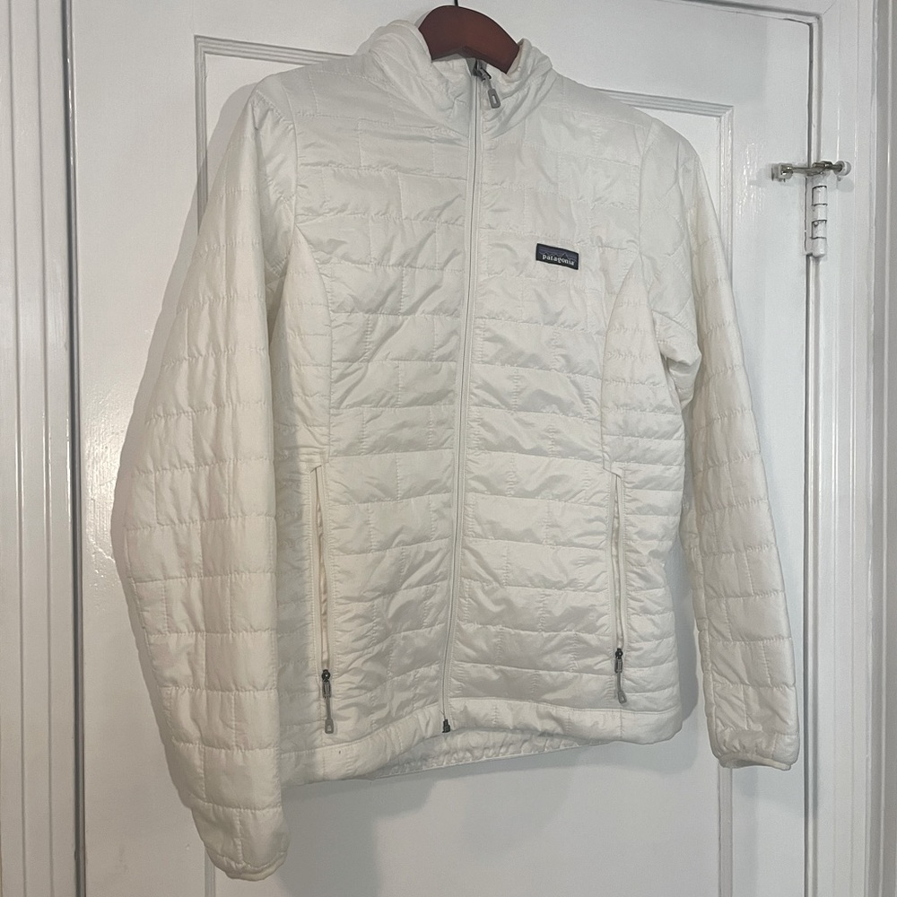 Patagonia white nanopuff jacket
